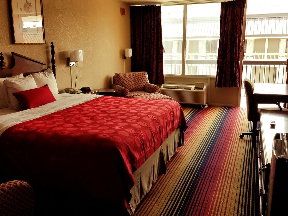 Days Inn By Wyndham Perry Near Fairgrounds Extérieur photo