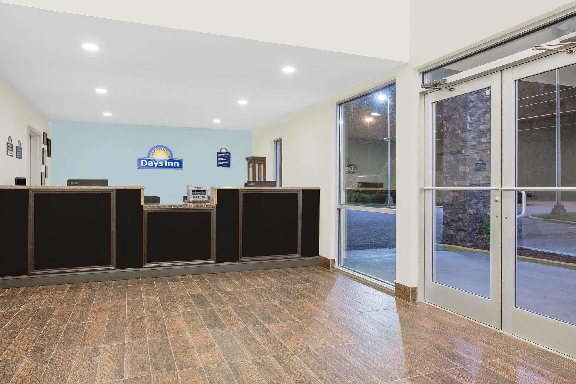 Days Inn By Wyndham Perry Near Fairgrounds Extérieur photo