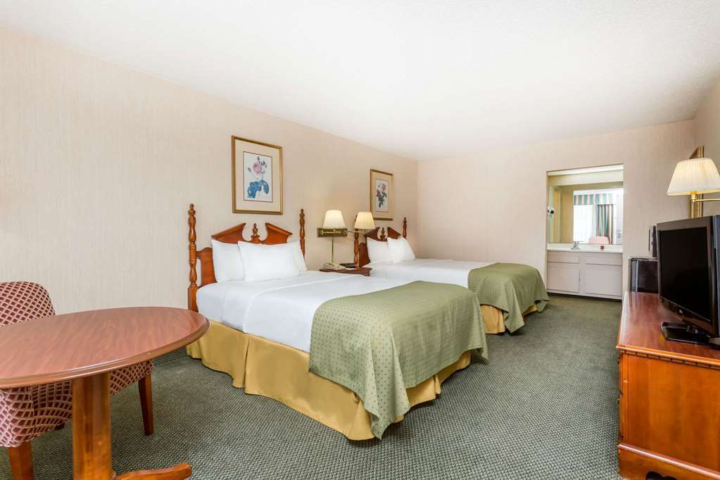 Days Inn By Wyndham Perry Near Fairgrounds Extérieur photo